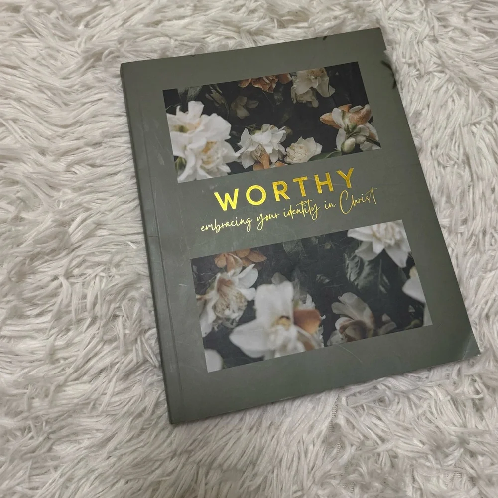 Devotional for women daily grace co. Devotional book Women’s Devotional Book